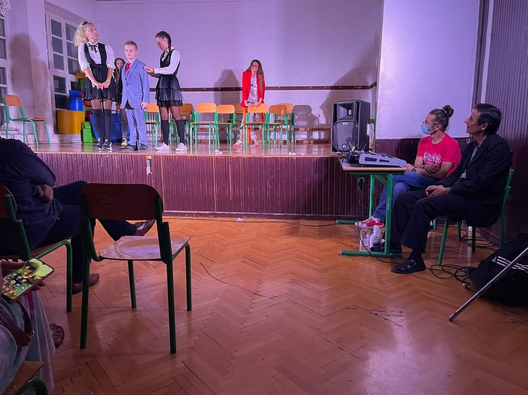 ,, Mogu li Vam pomoći ? "