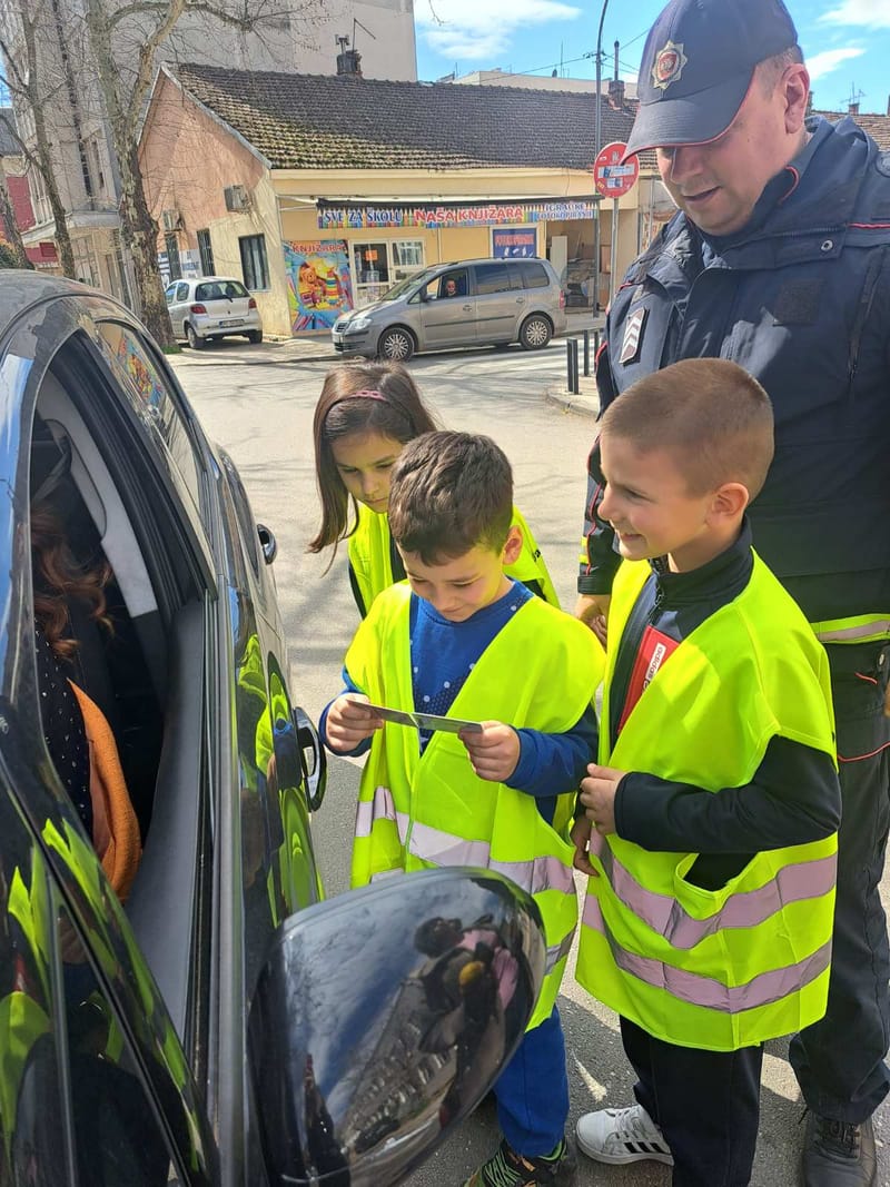 ,, Stoj! Da ne bude poslije joj! "