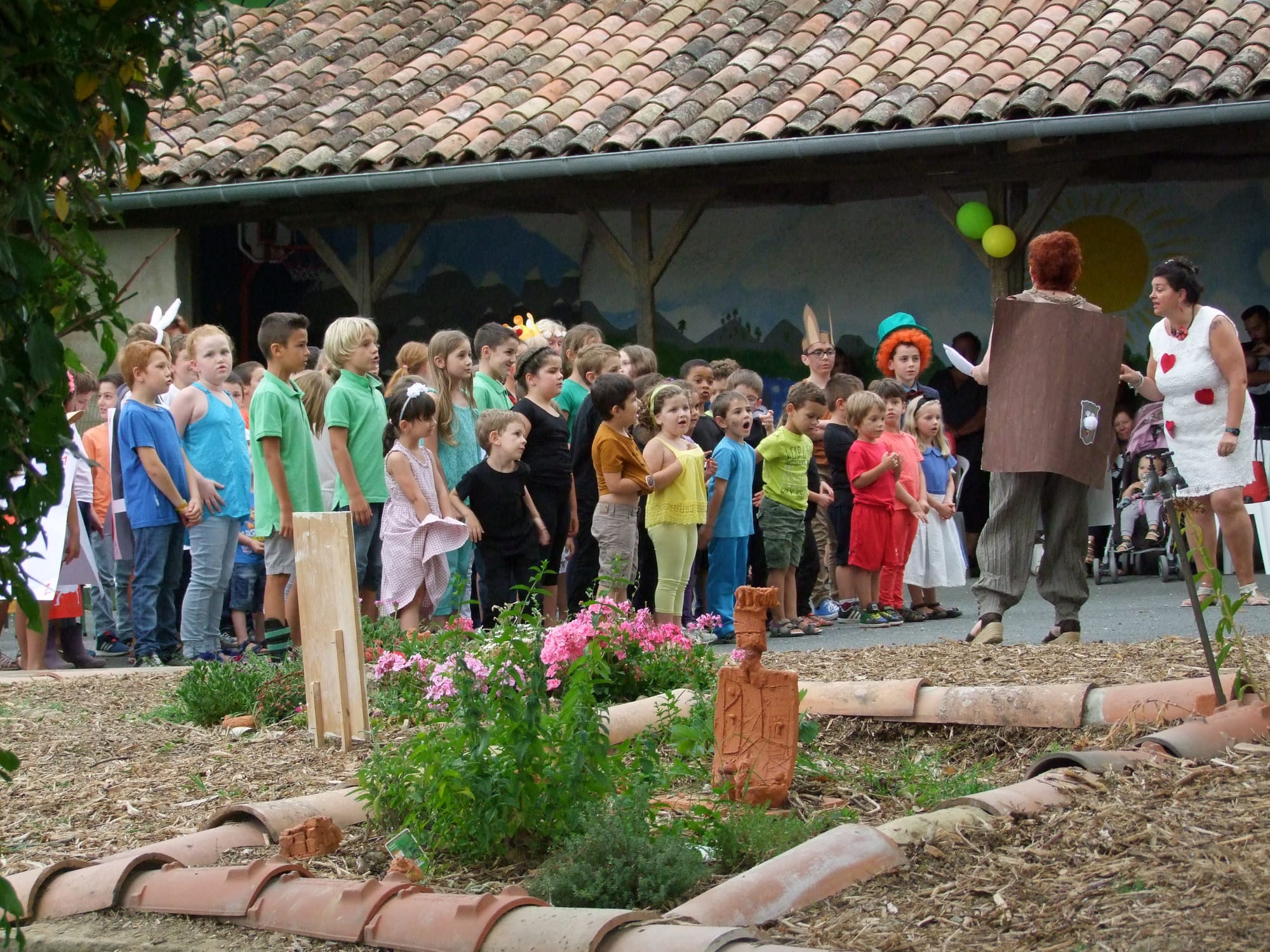 Un jardin sculptural pour la fête d’école