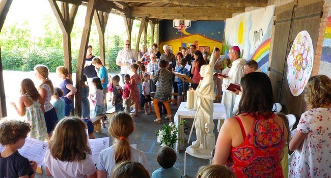 Une cérémonie pour bénir la statue de Jeanne d’Arc