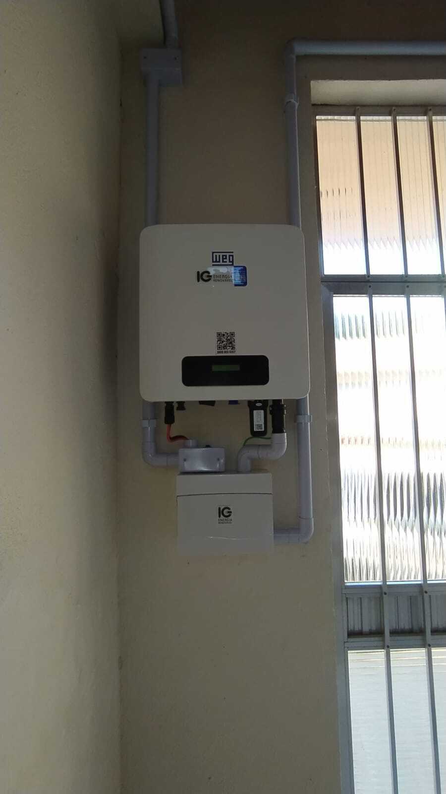 Produção média 400 Khw/mês 