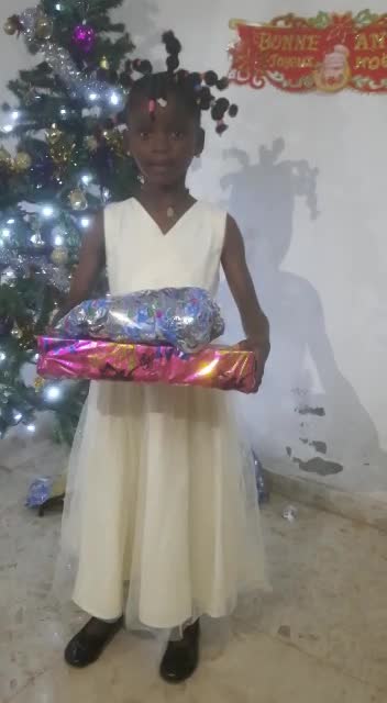 La petite Perla de l'arbre des anges