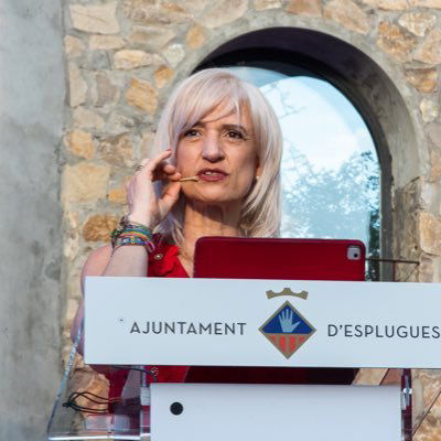 Protesta frente ayuntamiento de Esplugues, Barcelona