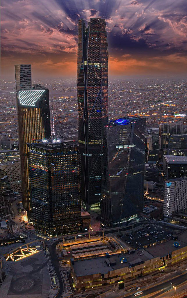 خدمات الدعم اللوجستي لرجال الأعمال