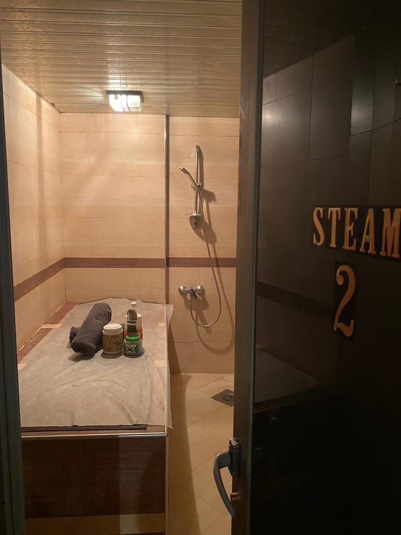 غرفة البخار حمام مغربي steam room