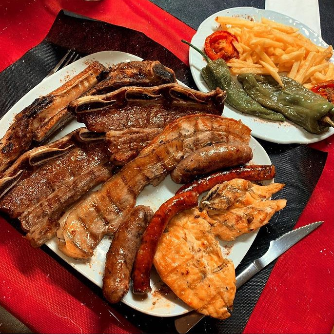 Parrillada de carne para 2 personas con guarnición