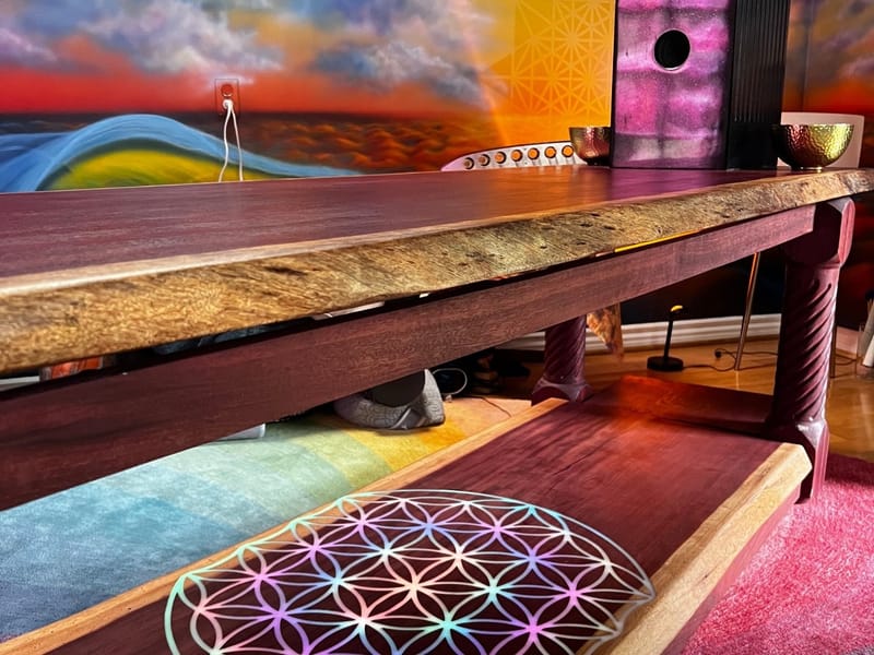 Resonating Table