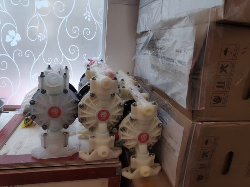 Mua may bom mang khi nen