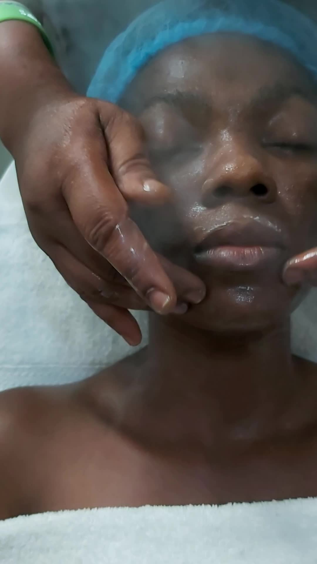 Facial steaming & exfoliation