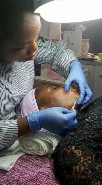 Dermaplaning practical