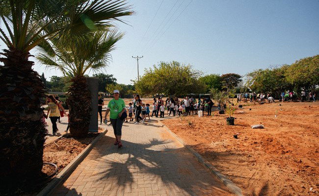 אירוע שתילת עצים ביער המאכל הראשון באשדוד
