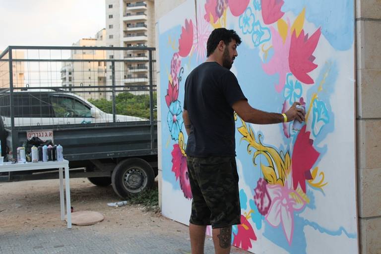 פסטיבל רוקנ'רול בחצר של מרכז הצעירים של אשדוד