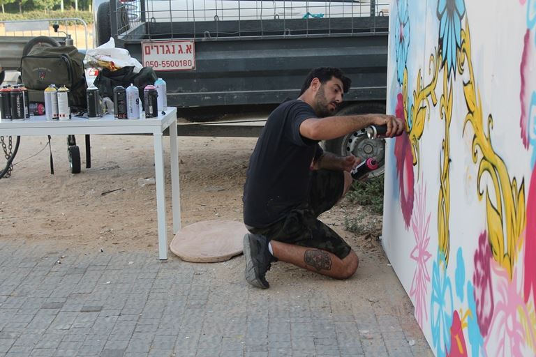 פסטיבל רוקנ'רול בחצר של מרכז הצעירים של אשדוד