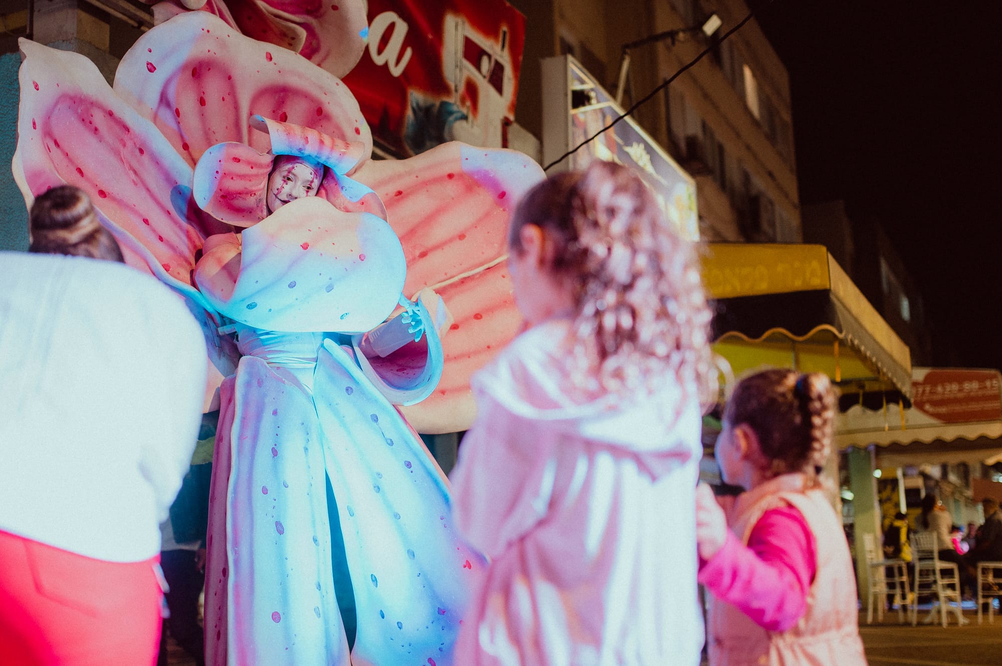 שוק ו' פעל אל תוך הלילה עם מופעי רחוב, מוזיקה, אוכל ועוד