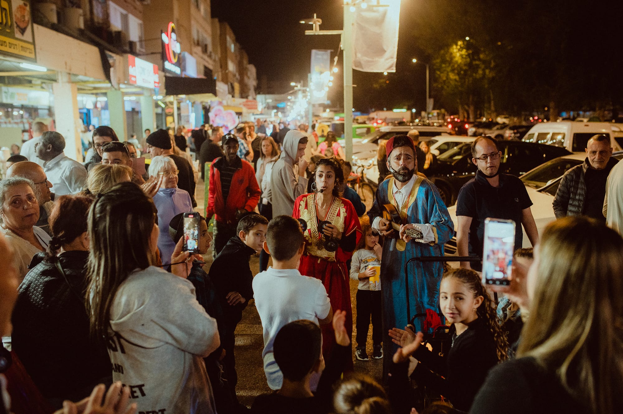 שוק ו' פעל אל תוך הלילה עם מופעי רחוב, מוזיקה, אוכל ועוד