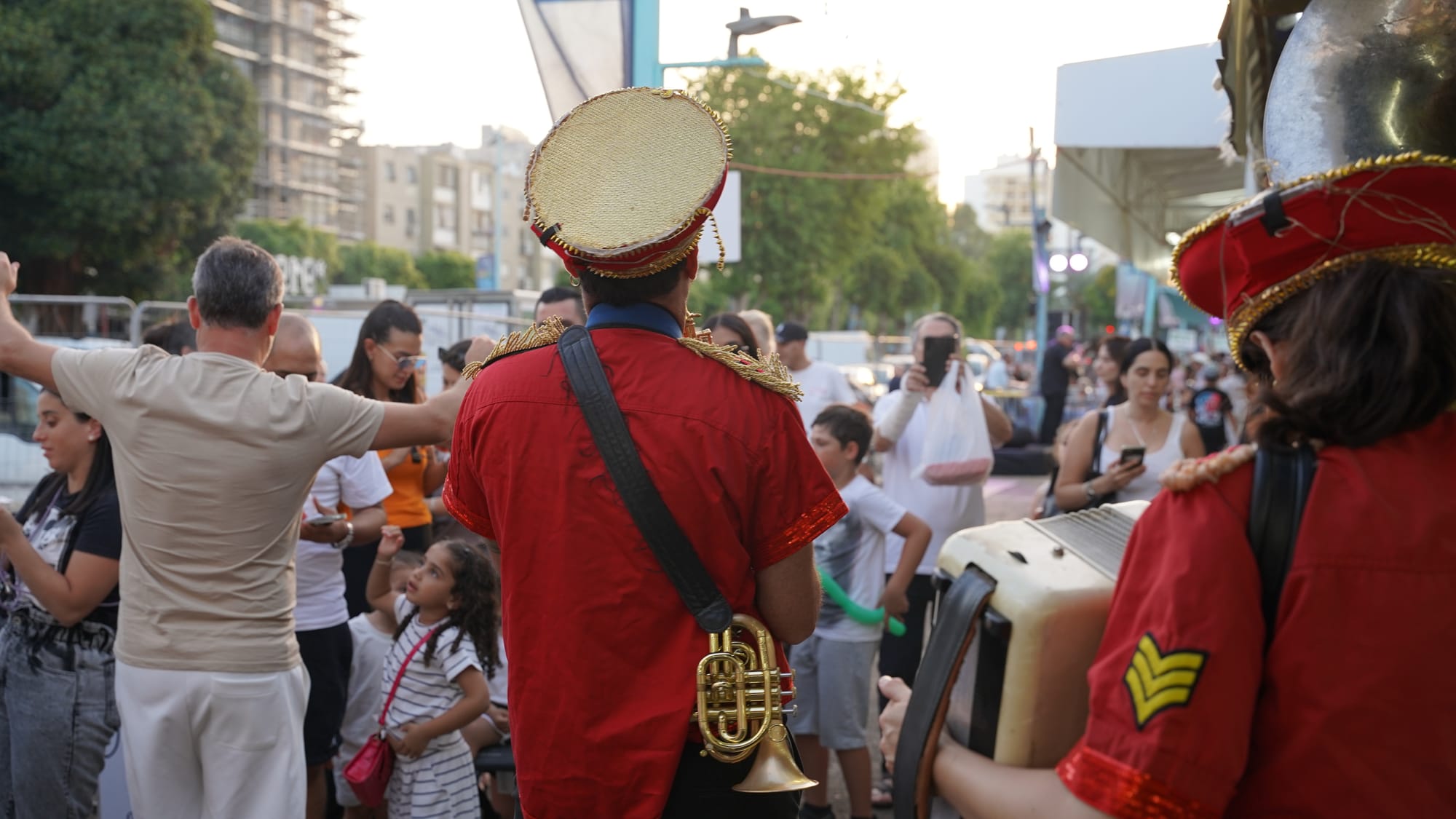 שוק ו' התעורר לחיים בהפקה אל תוך הלילה