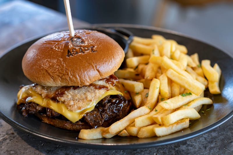 Pulled braise beef burger