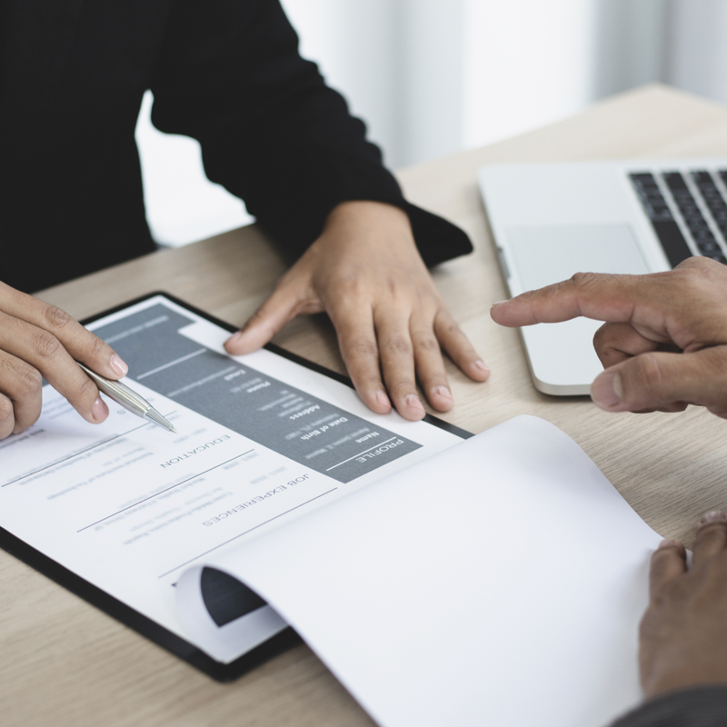 Entspricht Ihr CV den heutigen Anforderungen?  Machen Sie den kostenlosen CV-Check per Telefon oder Videoanruf.