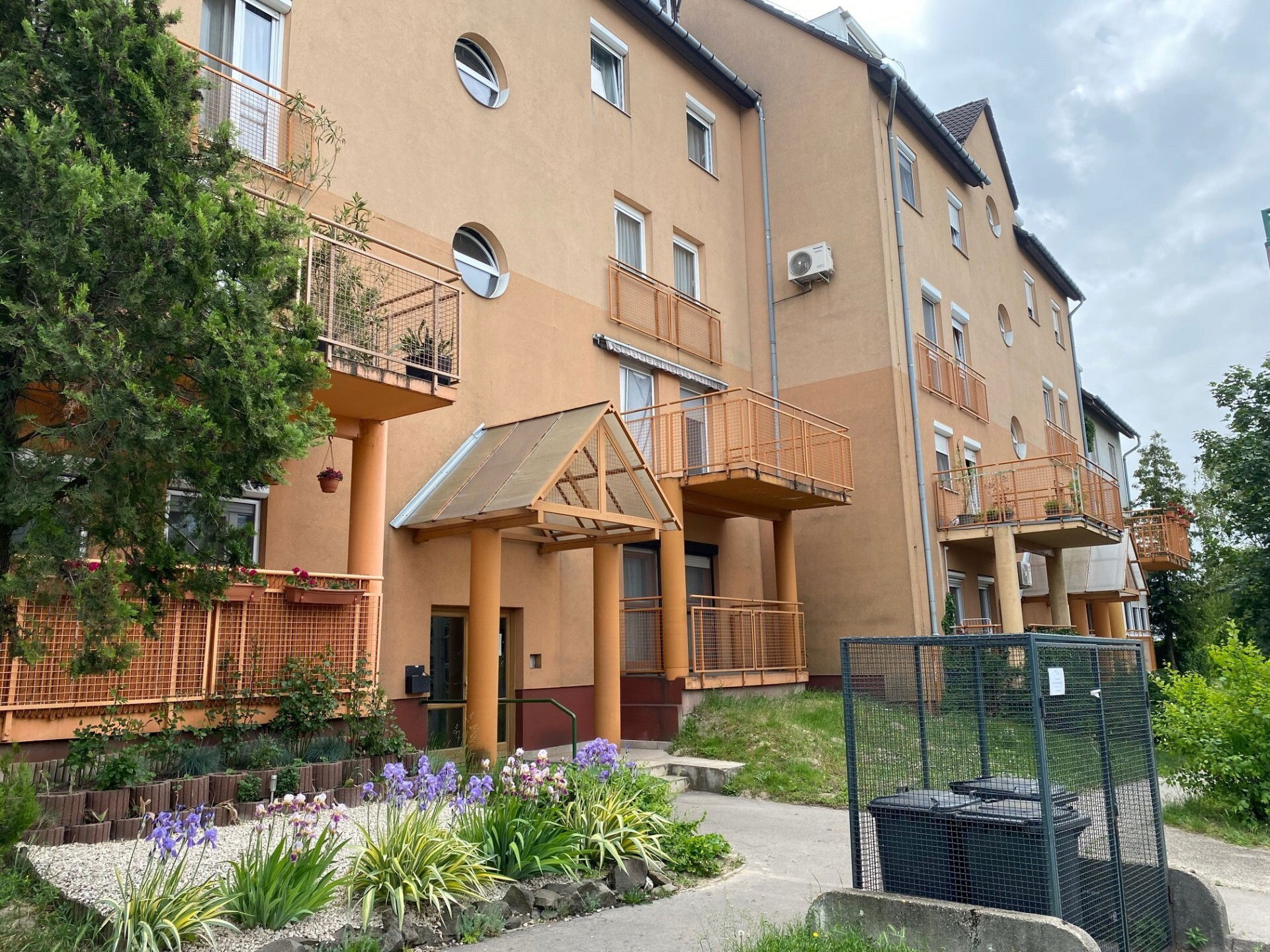 HOMLOKZAT SZIEGETELÉSE