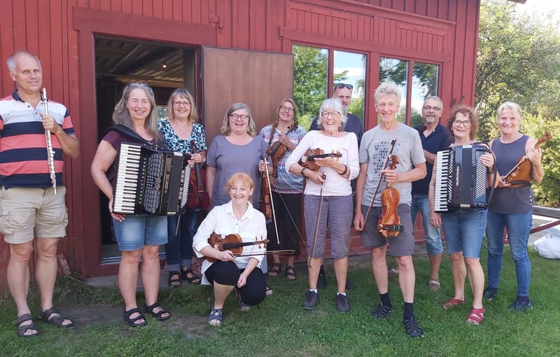 Ornungastämman 2022: kurs i låtar efter resandetraditionens spelmän