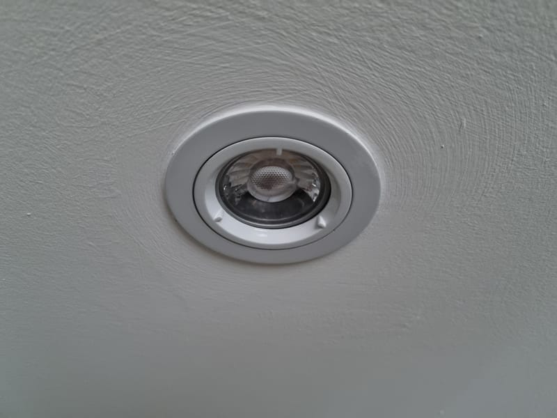 How to replace a light bulb