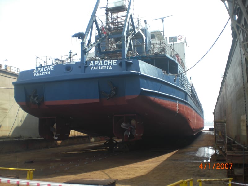 Ship repairs / Судоремонт