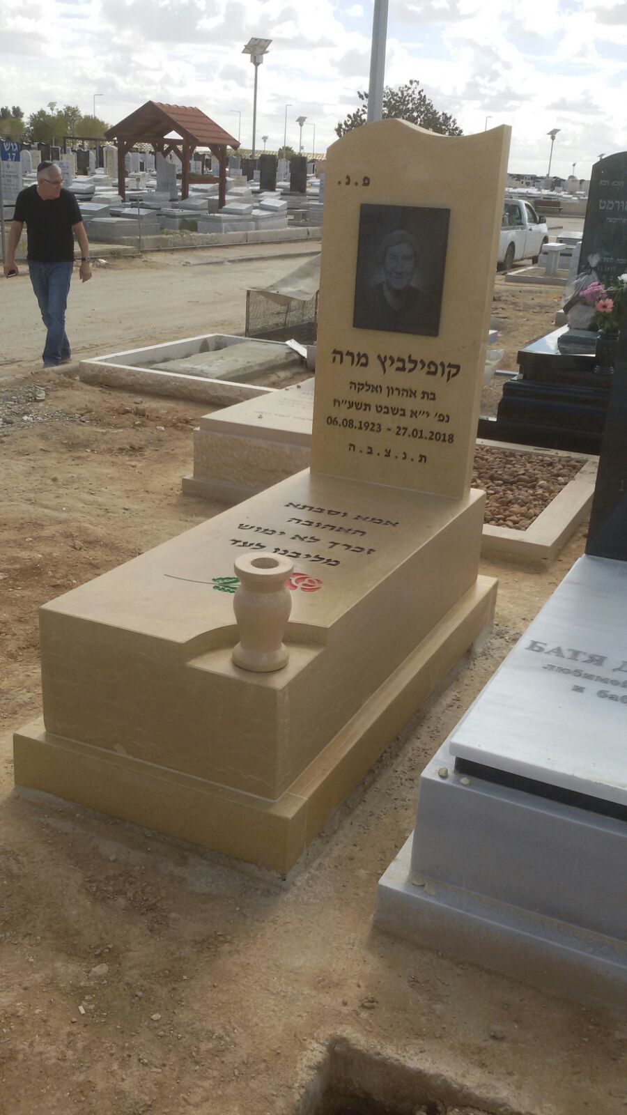 מחירי מצבות בעיצוב עתיק אותן בונה מצבות ברקת