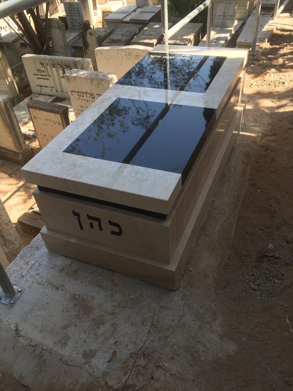 מחירי מצבות מכל הסוגים אותן בונה מצבות אבן יקרה (לשעבר מצבות מצדה)
