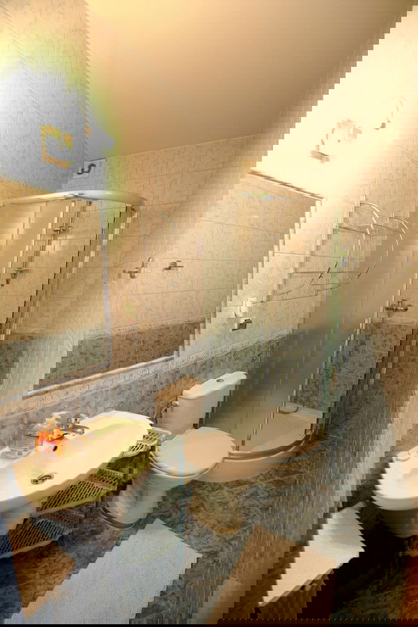 Idealny dla małej rodziny lub grupy znajomych. Stylowy i przede wszystkim wygodny pokój, który pozwala porządnie wypocząć i zaczerpnąć góralskiej natury.