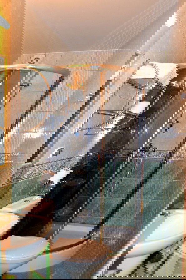 Idealny dla małej rodziny lub grupy znajomych. Stylowy i przede wszystkim wygodny pokój, który pozwala porządnie wypocząć i zaczerpnąć góralskiej natury.