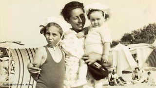 9. Irene Némirovsky con sus hijas Denise y Elisabeth.