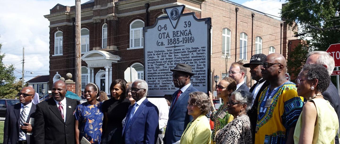 37. Placa conmemorativa de Lynchburg, Virginia, dedicada a Ota Benga. 2017.