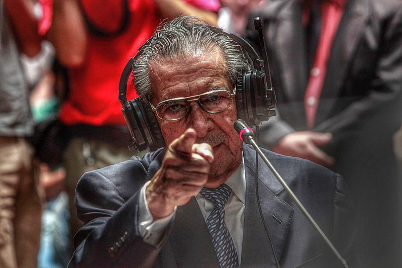 28. El ex general Efraín Ríos Montt dando testimonio durante el juicio donde se declaró inocente. Foto de Elena Hermosa.