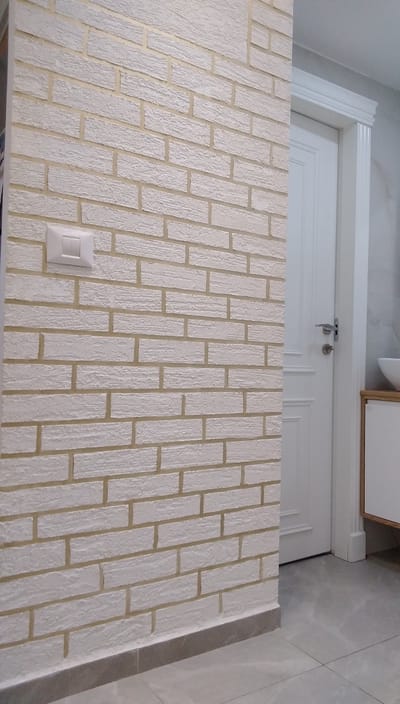 ברקים. לבנים בתוך הבית??