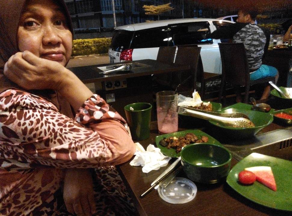 Dah abis mkn...tunggu apa lg...belahlah...