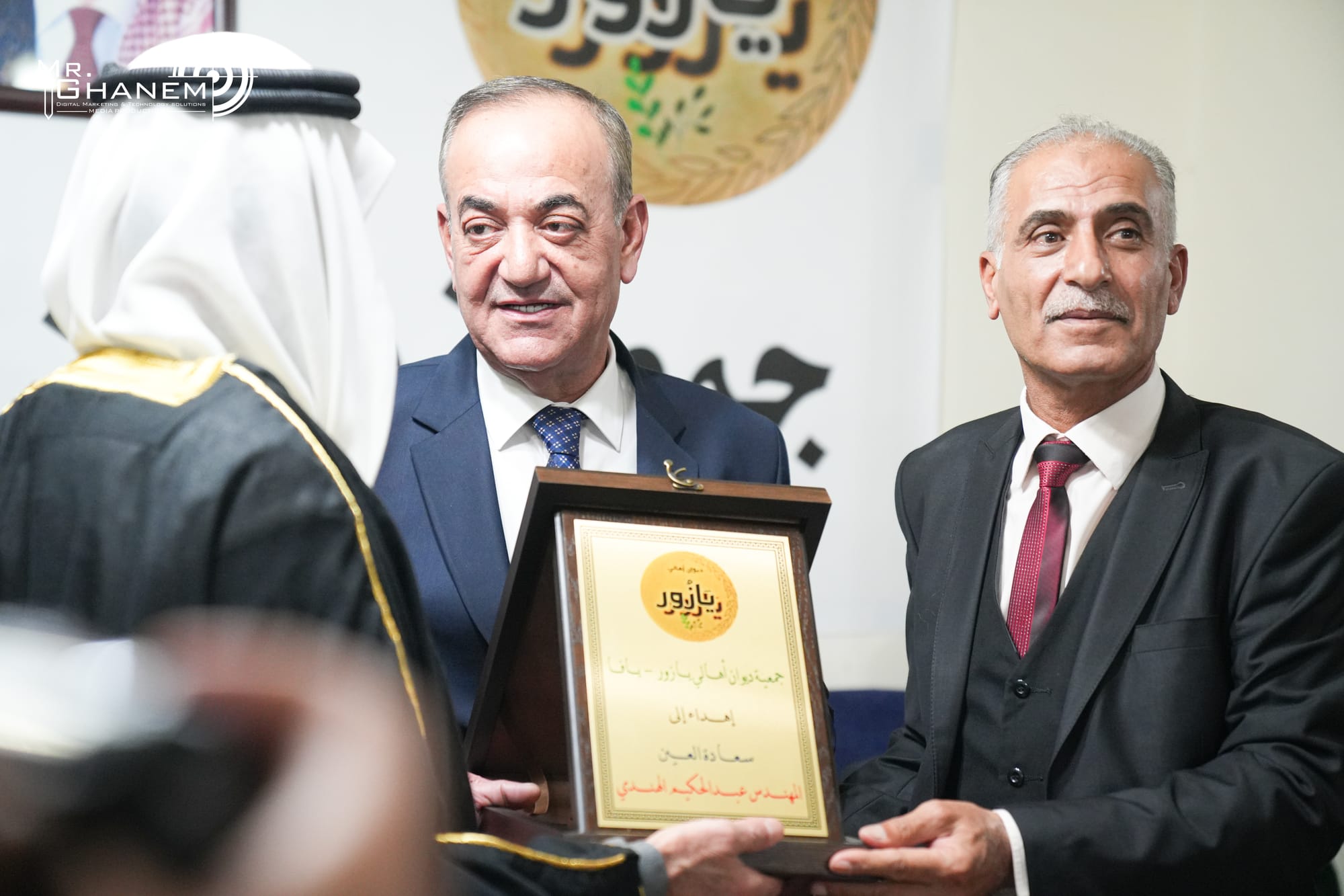 تكريم  سعادة العين عبد الحكيم الهندي في ديوان أهالي ال يازور