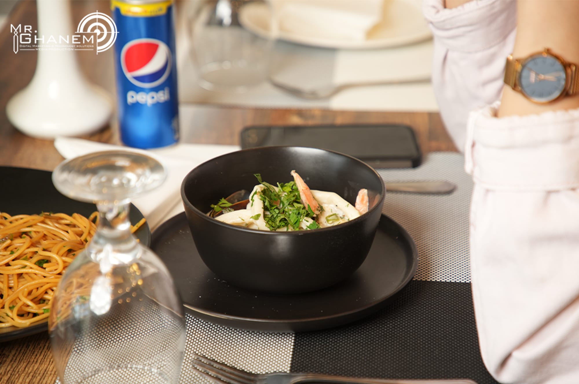 طعام & كافيه