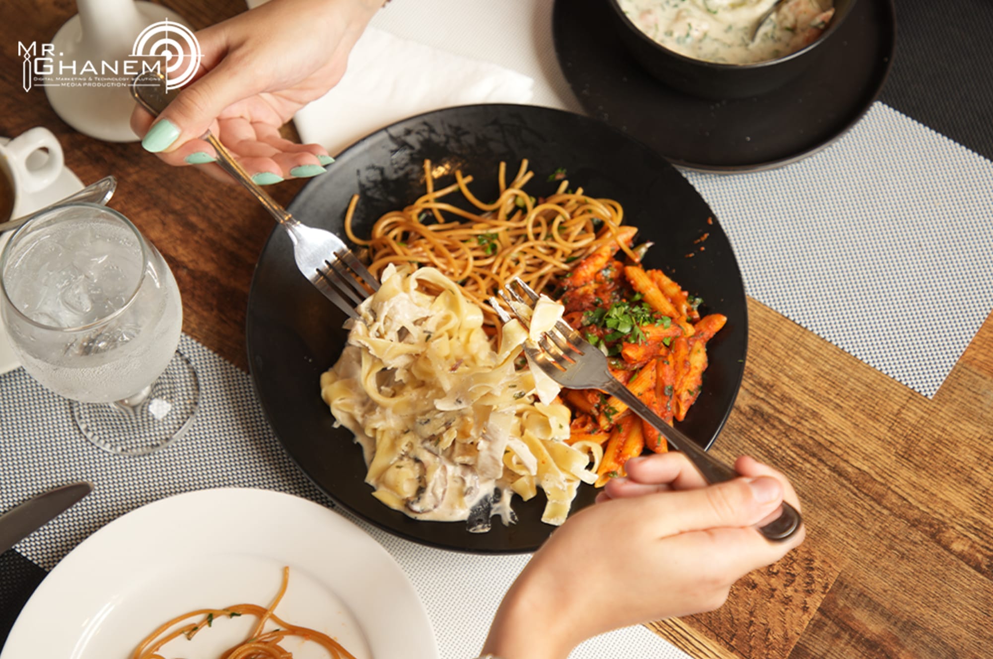 طعام & كافيه