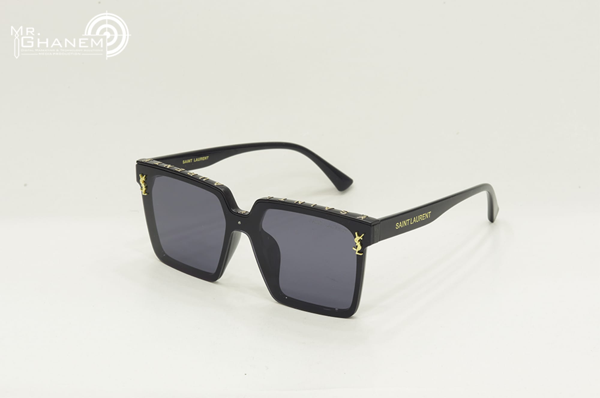 ألبسة و إكسسوارات 