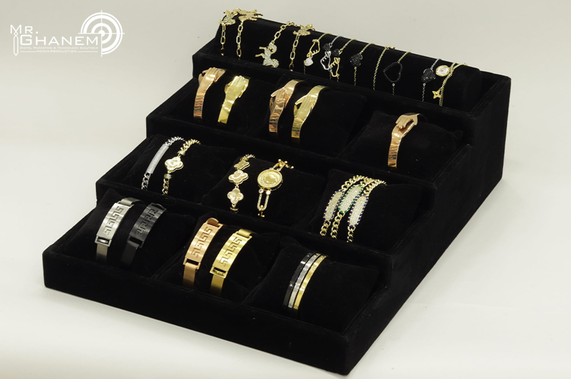 ألبسة و إكسسوارات 