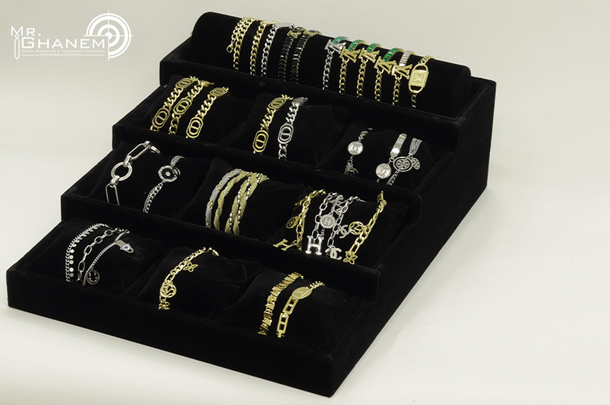 ألبسة و إكسسوارات 