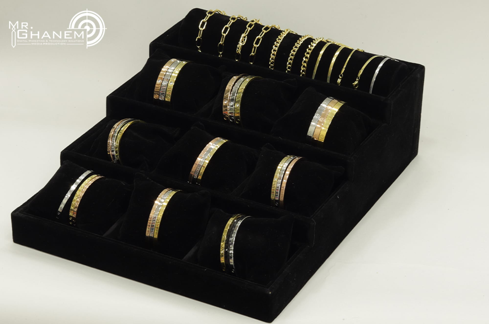 ألبسة و إكسسوارات 