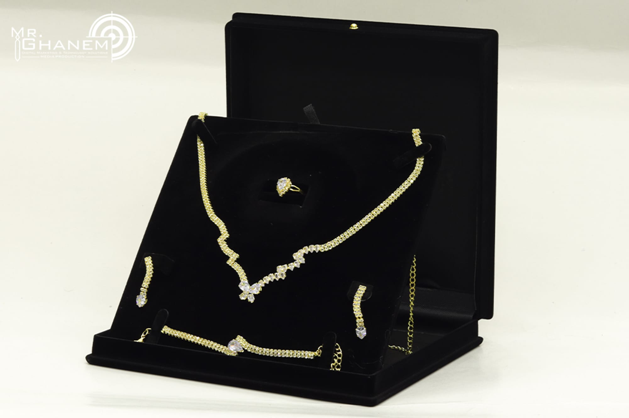 ألبسة و إكسسوارات 