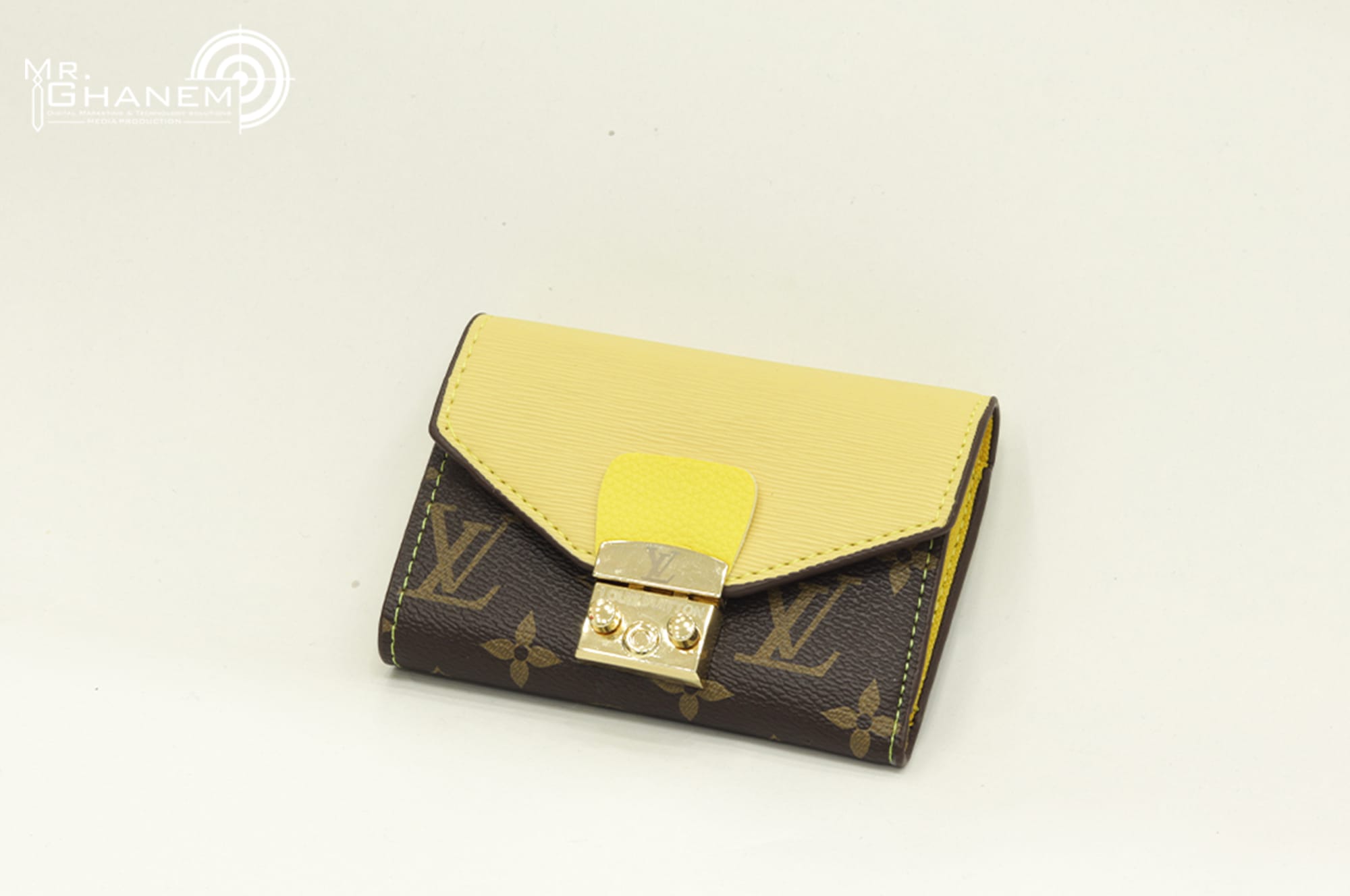 ألبسة و إكسسوارات 