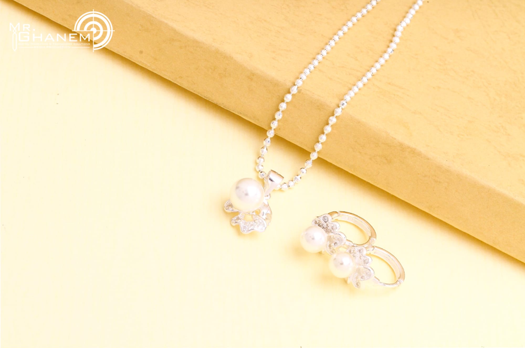 ألبسة و إكسسوارات 