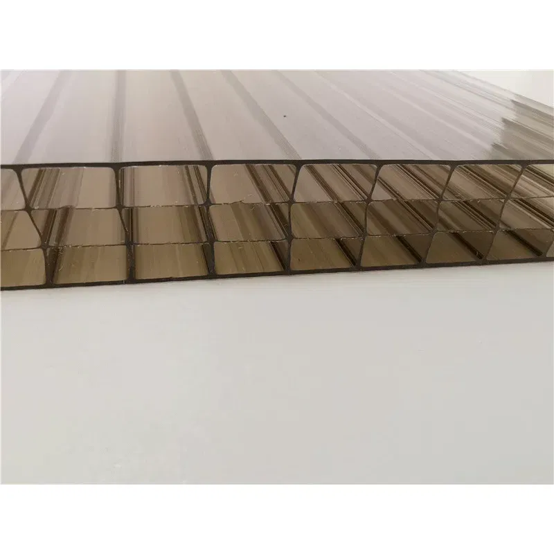 Polycarbonate hollow sheet