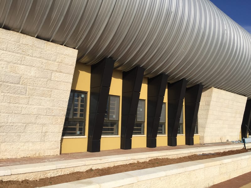 מיתרים - אולם ספורט ותרבות