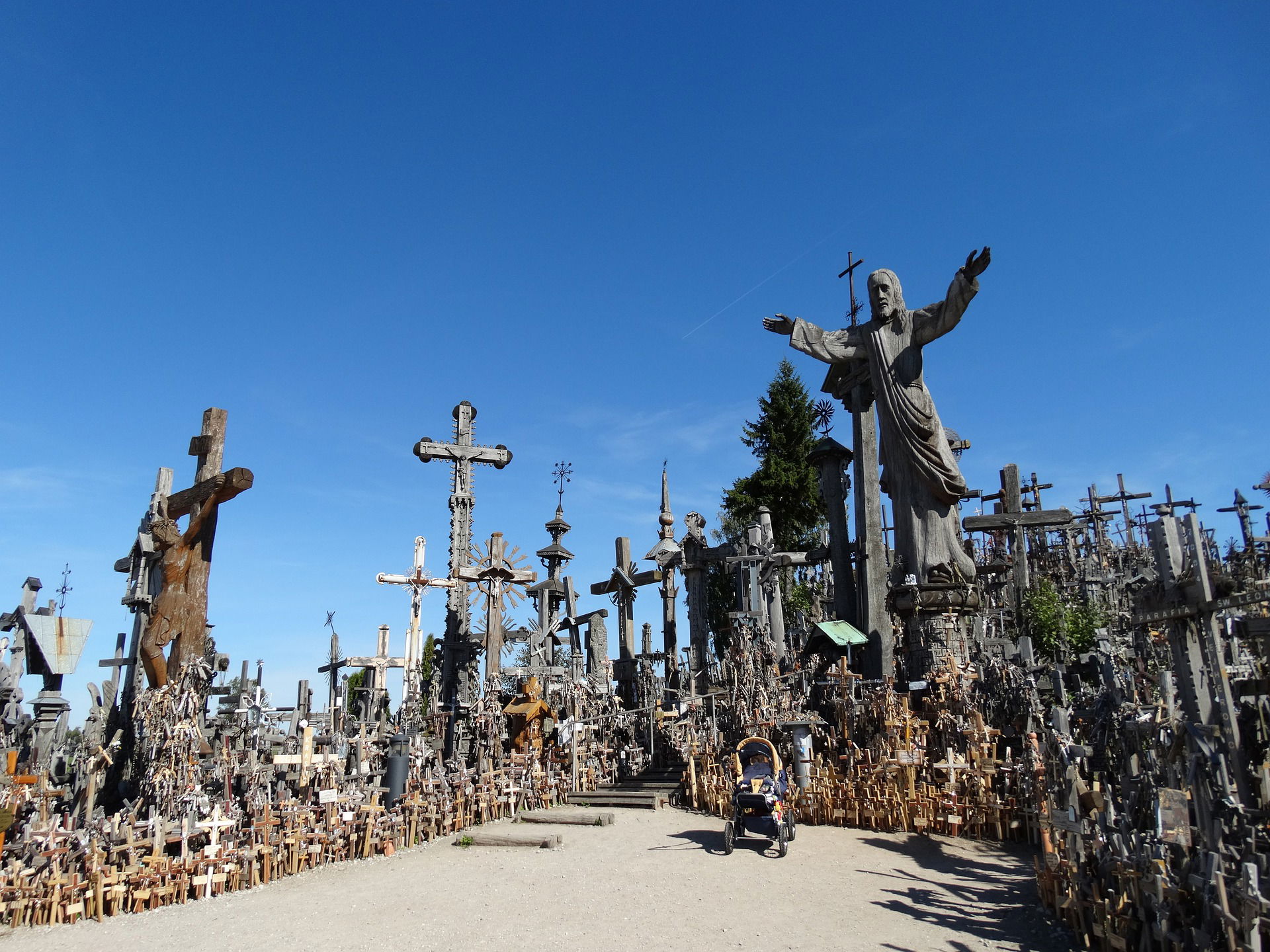 Colina das Cruzes: o testemunho de um povo católico e valente