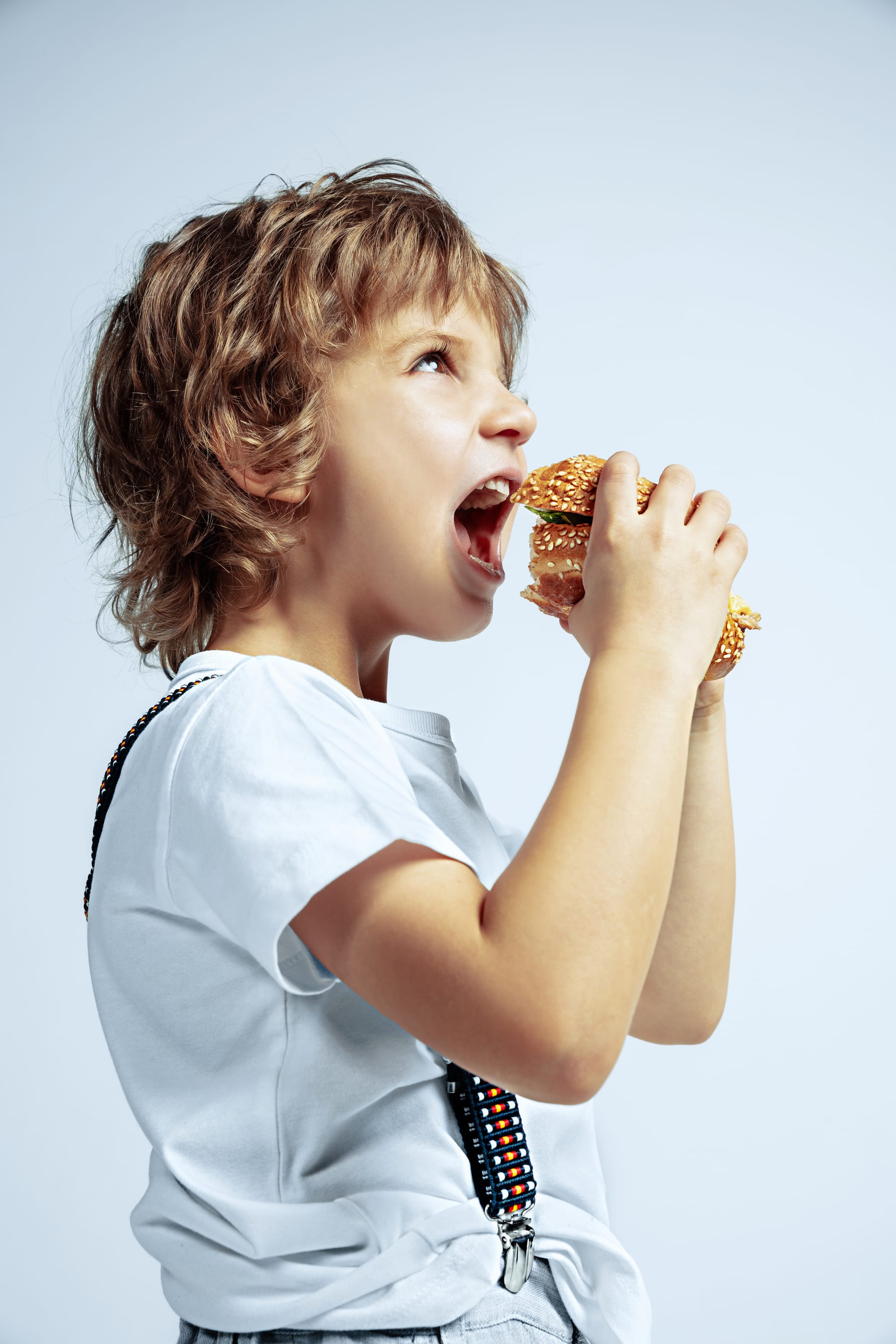 Child who was never able to eat solid food asks Carlo Acutis for intercession and then eats all day: the miracle in Brazil that beatified the young Italian