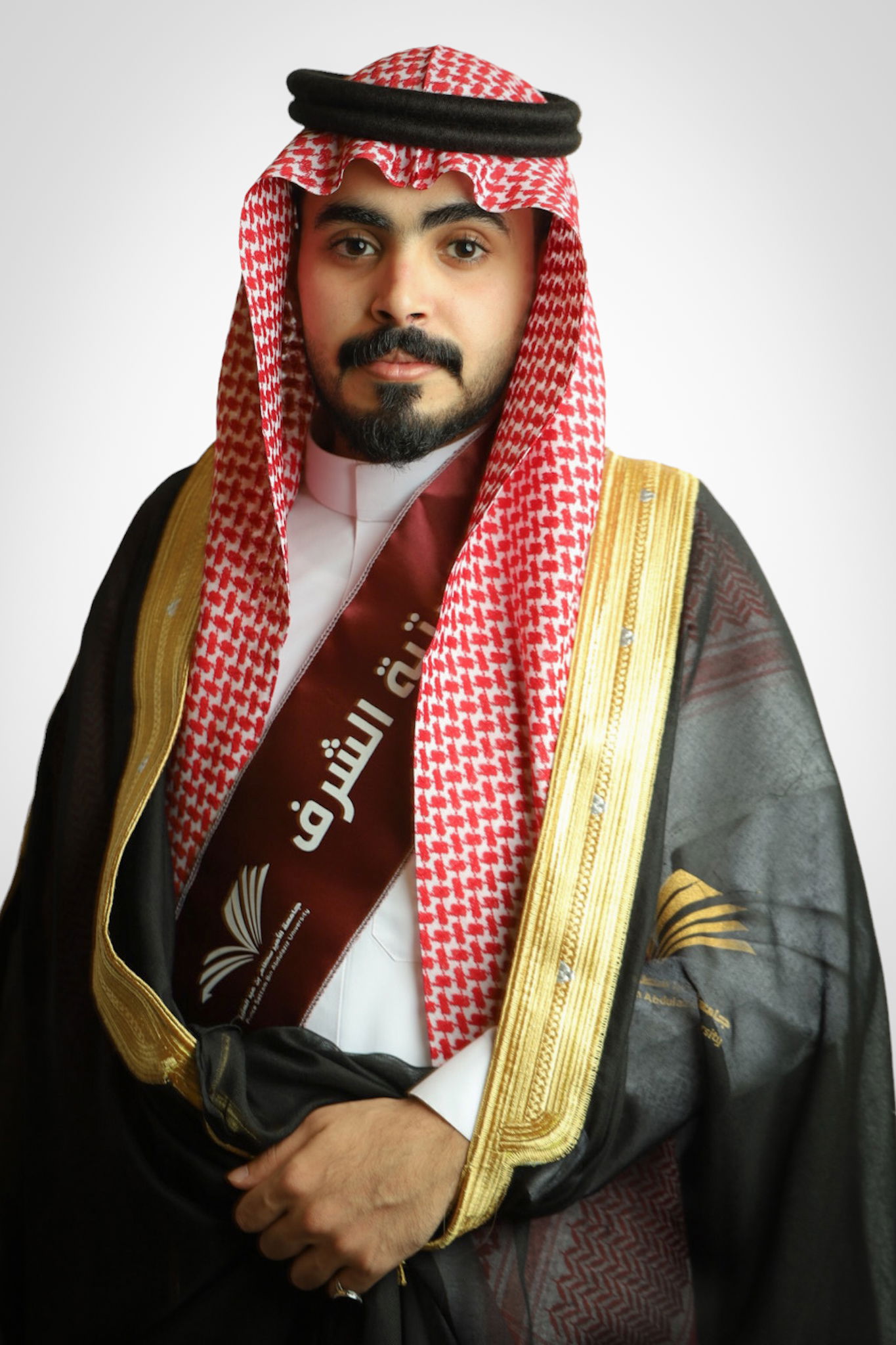 خريجيين كلية الصيدلة